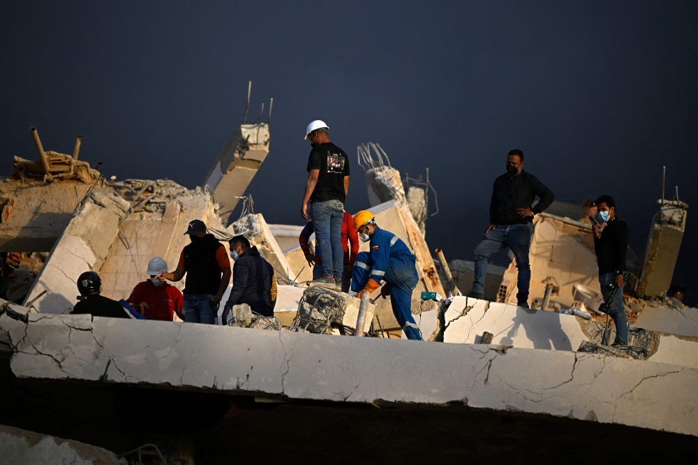 Venezuela quakes kill almost 1,500, with millions more in need