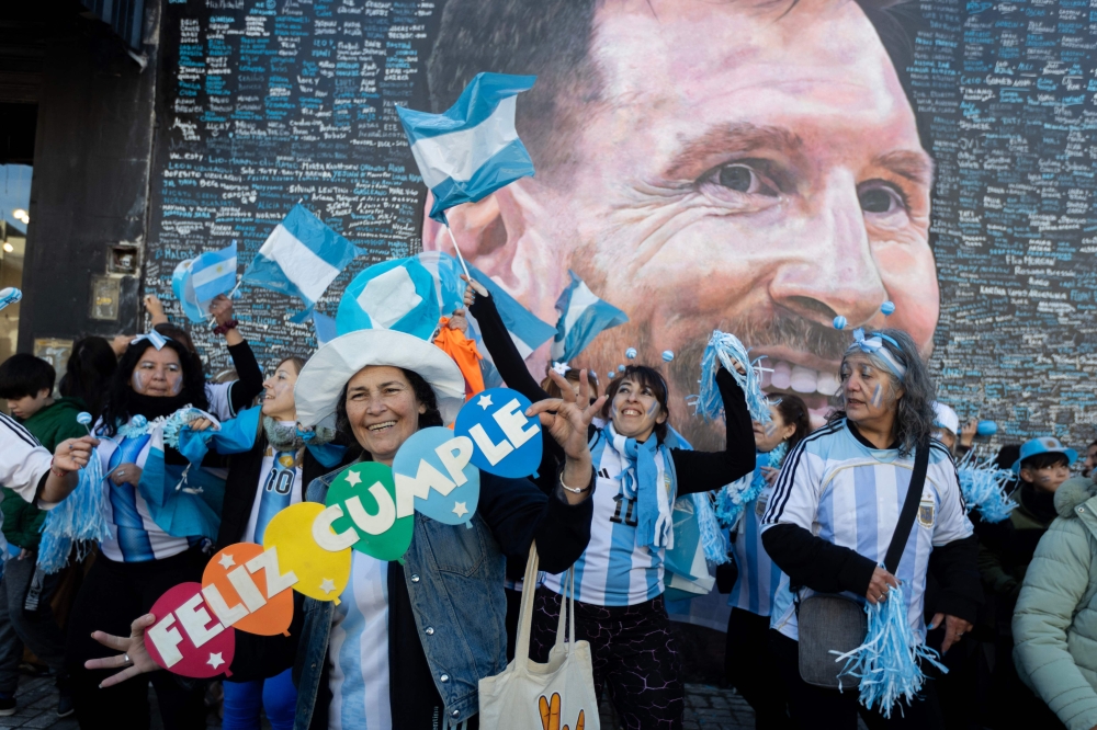 Argentina’s World Cup supporters traverse nationalities and distance