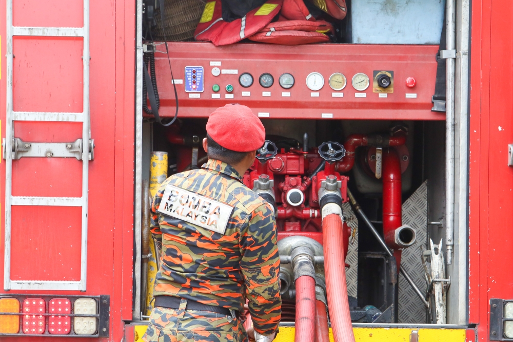 Fire tears through Subang Jaya apartment, four residents rescued after being trapped by thick smoke