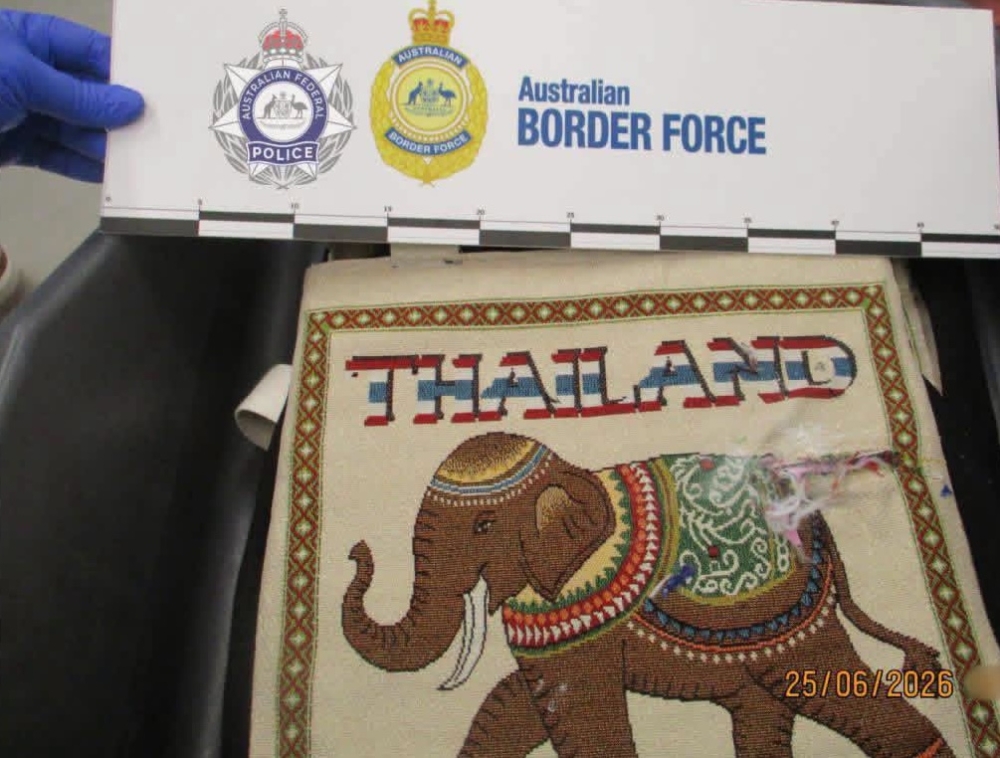 Un employé d'une compagnie aérienne thaïlandaise inculpé pour une saisie présumée d'héroïne d'un montant de 500 000 A$ à l'aéroport de Melbourne