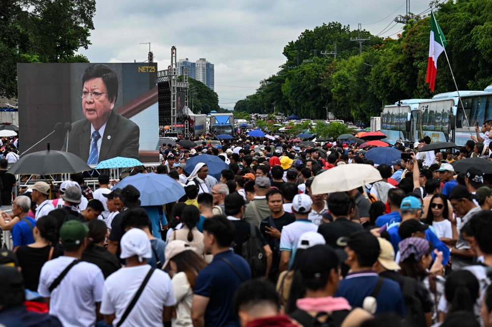 Lightning protest by powerful Philippine sect backing Duterte ally paralyses parts of Manila