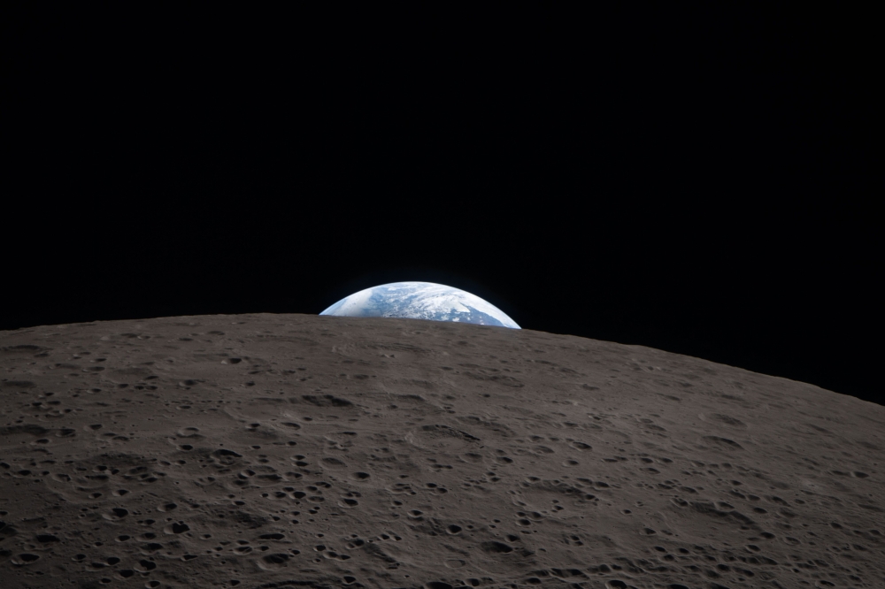 NASA awards 3 companies lunar lander contracts to help with moon base program