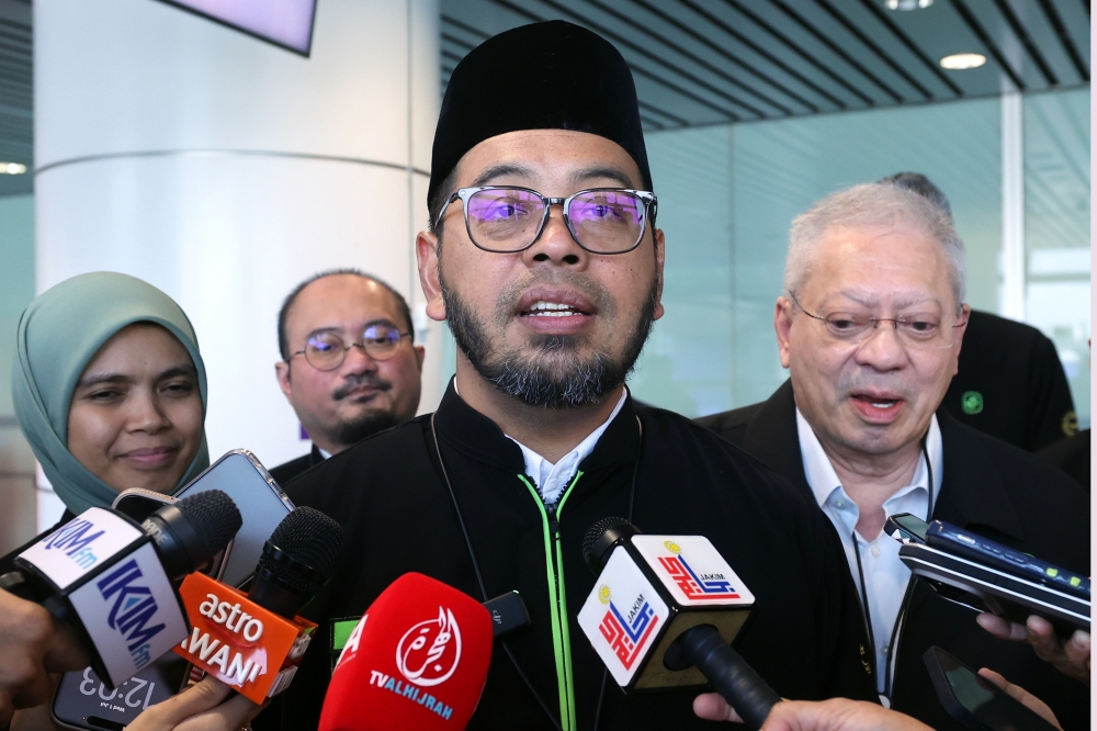 No haj package scams reported this season, says Religious Affairs minister