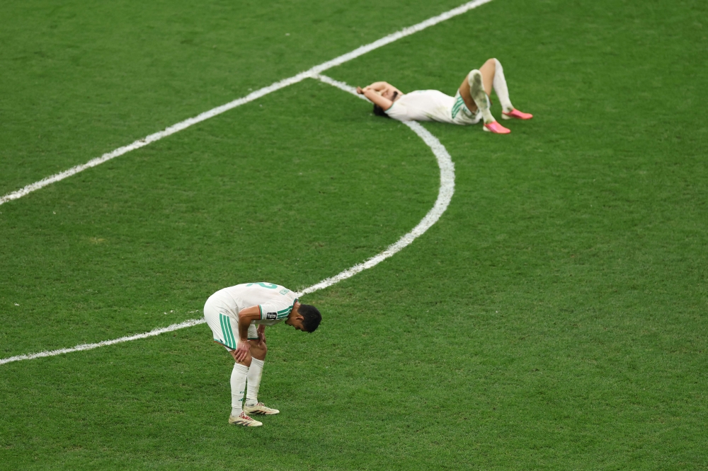 Controlled Switzerland beat Algeria 2-0 as North Africans crash out of World Cup