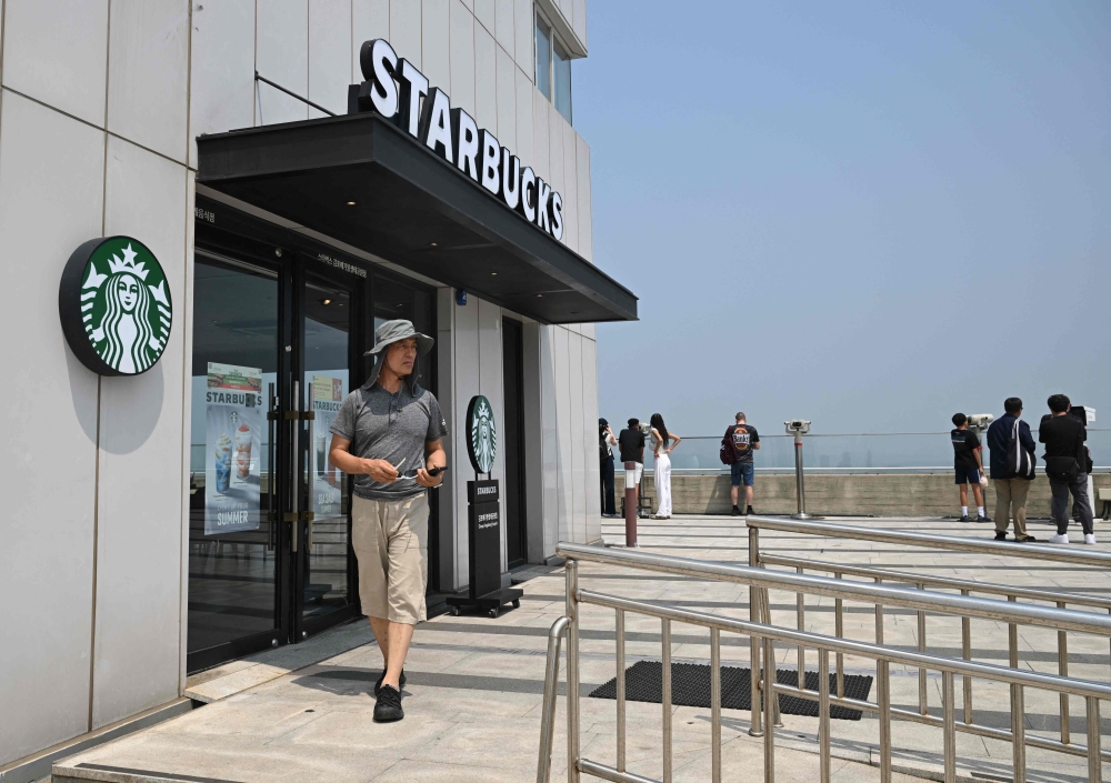 This Starbucks lets you sip coffee while staring into North Korea
