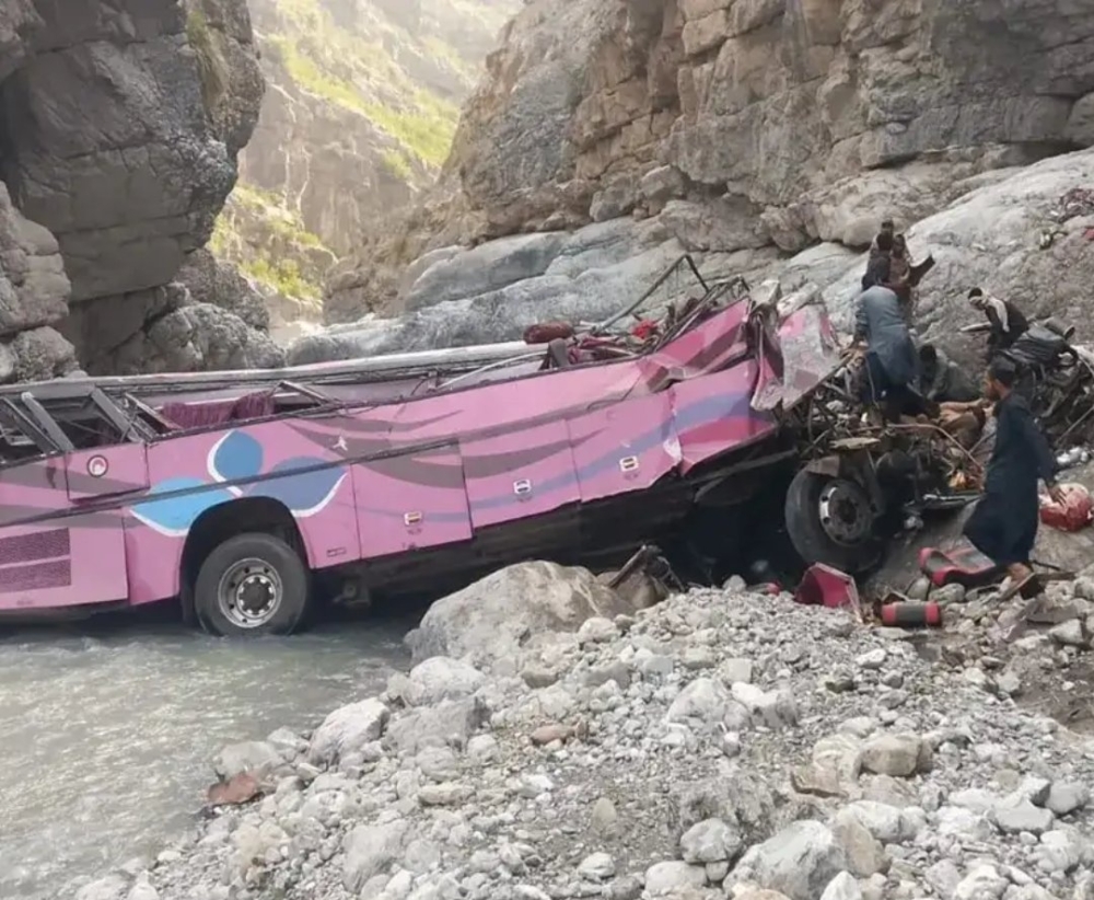 Packed bus plunges into ravine in Pakistan, 40 killed, survivors rushed to hospitals