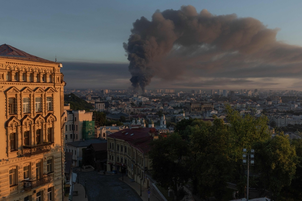 Russian attack sets Kyiv ablaze, 30 dead as haze lingers, air rated very unhealthy