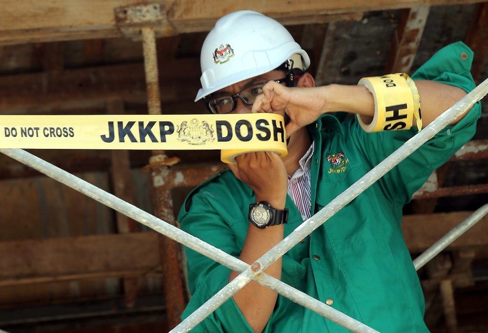 Penang DOSH issues prohibition notice after worker struck, killed by falling scaffolding platform
