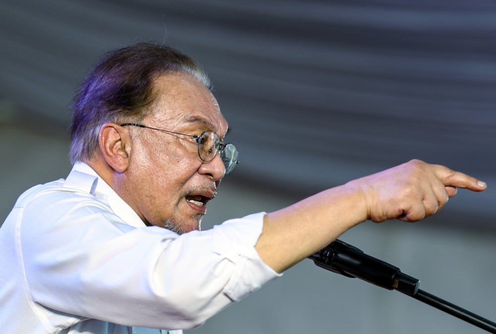 PM Anwar declares war on support letters, says crony loans destroy agencies and entrepreneurs