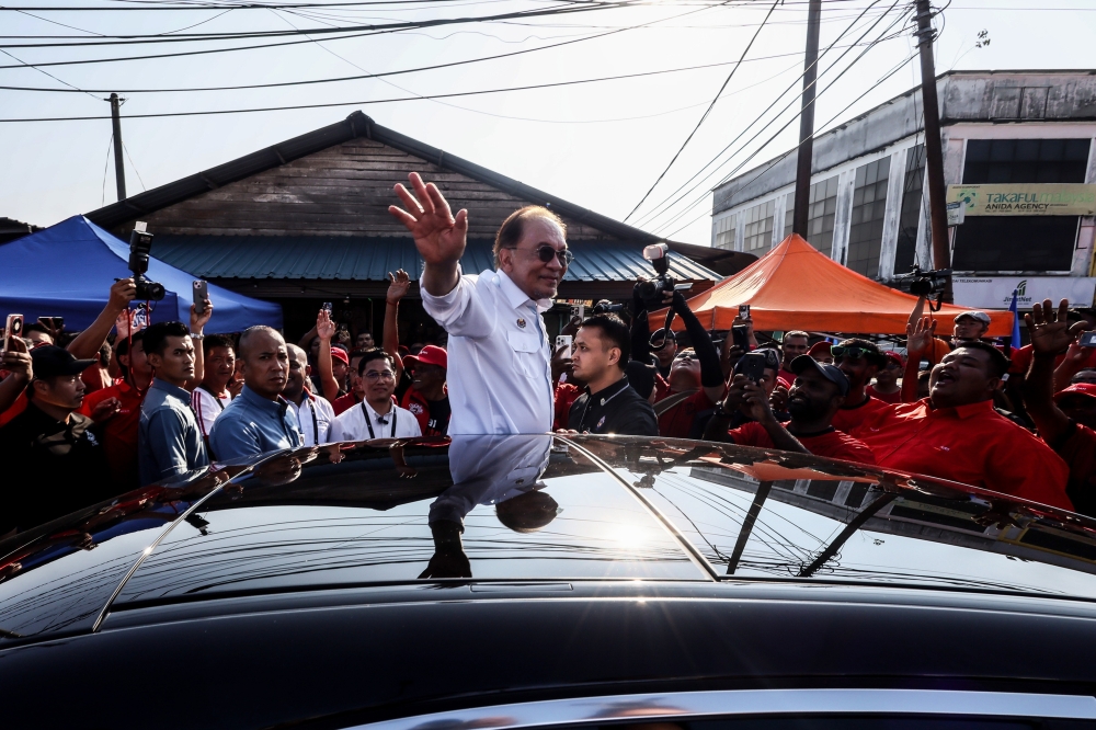 PM’s visit boosts morale of Pakatan campaign machinery in Machap and Layang‑Layang, say candidates