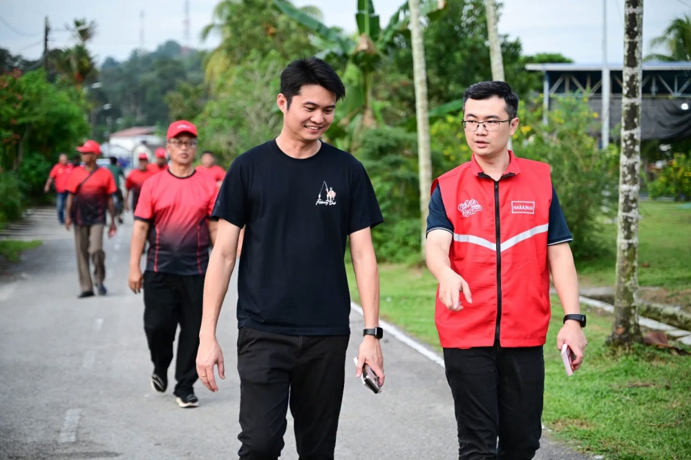 Johor campaign billboards torn down in Bukit Batu, Pakatan hopeful Arthur Chiong cries sabotage