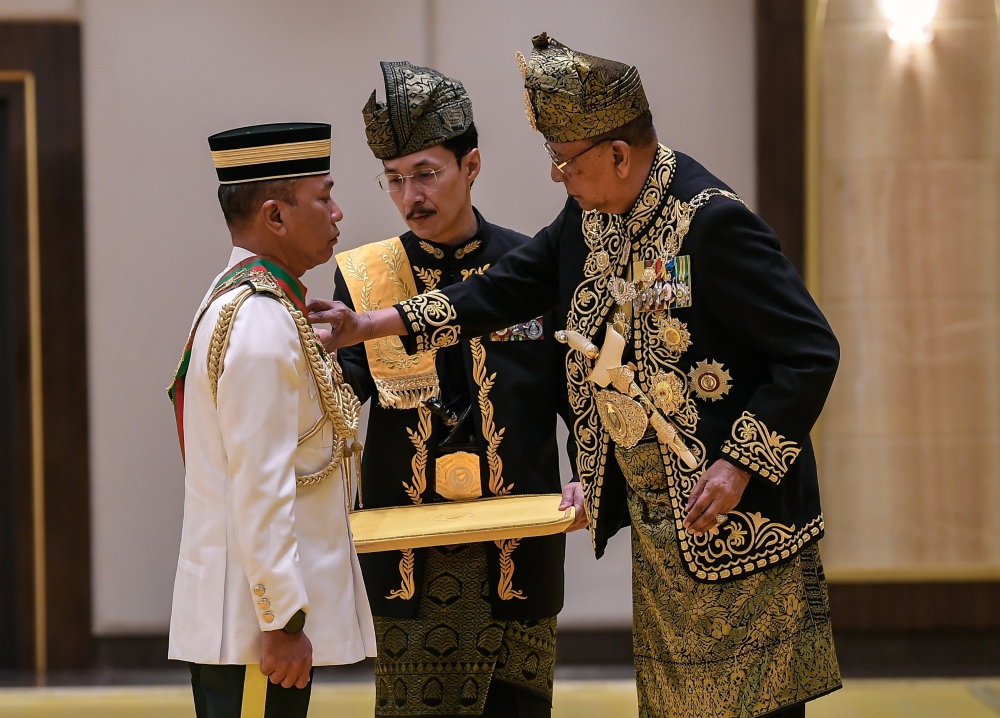 Sultan Sallehuddin marks 84th birthday by conferring top honours on military and police chiefs