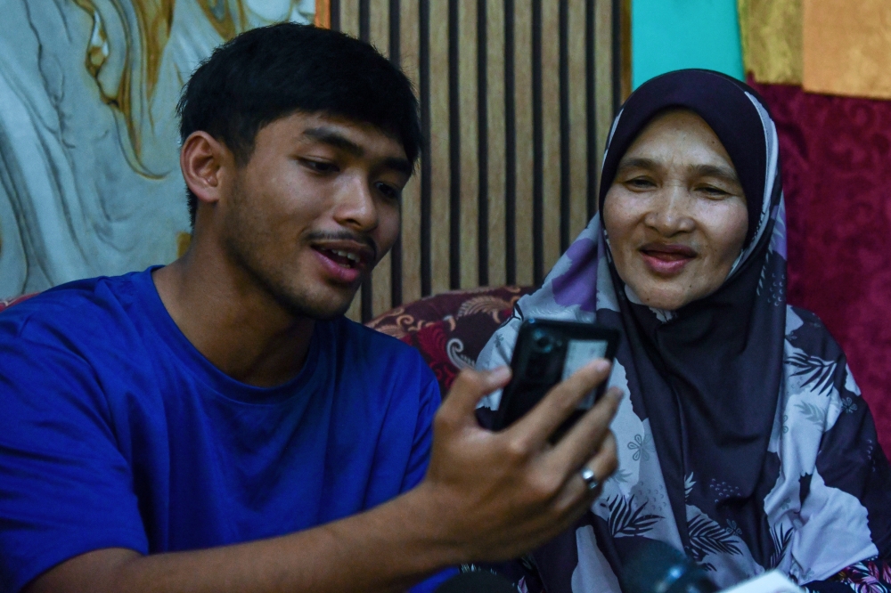 Short RM100,000, top MRSM student who nearly turns down Al-Azhar offer to study medicine, gets MARA lifeline