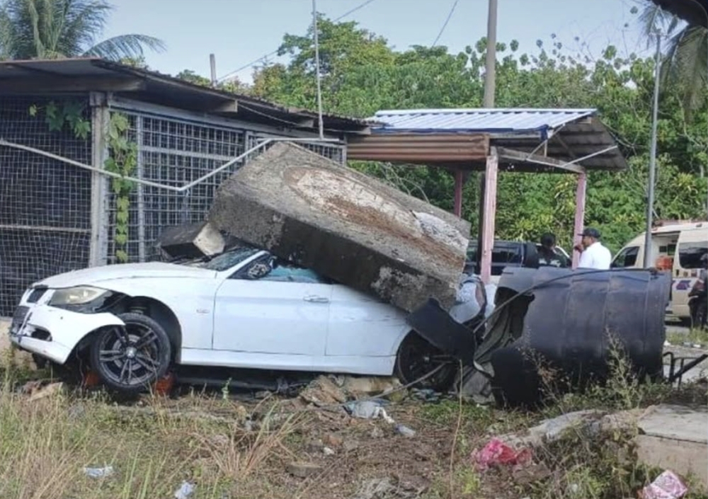 Three Myanmar nationals on the run after BMW crashes into water tank while fleeing police roadblock in Lipis