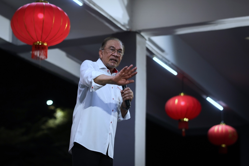 Johor polls: Anwar urges voters to give Pakatan a chance to govern state