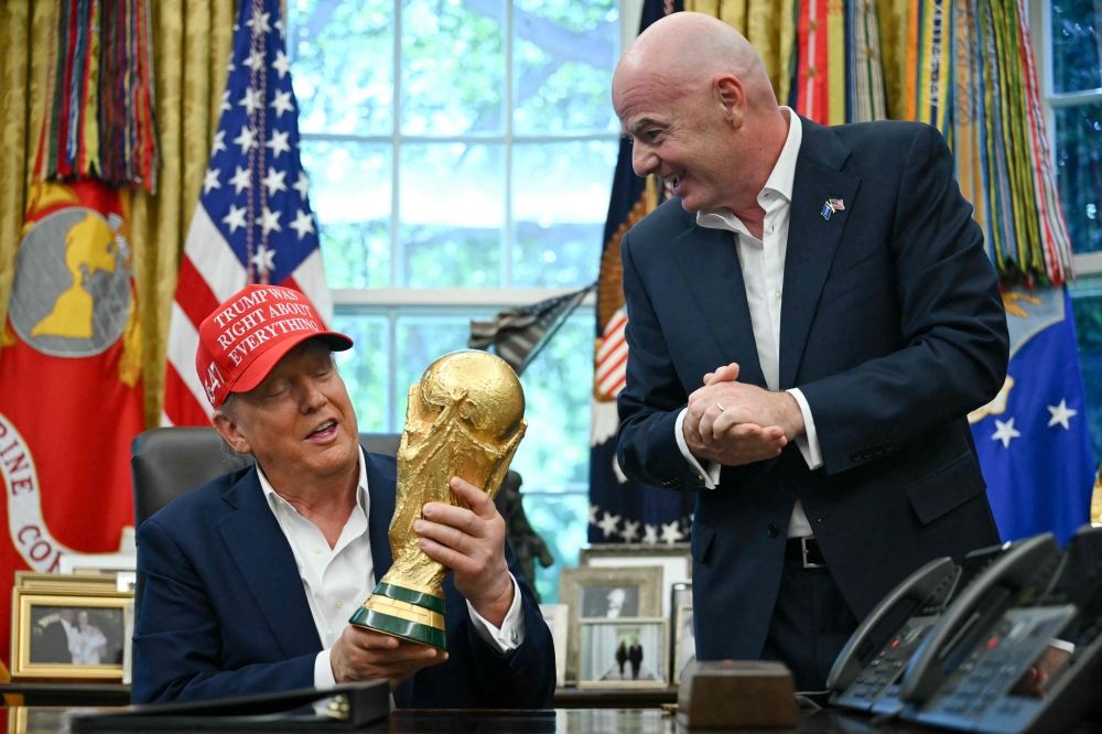 Infantino under fire over Trump support as Peace Prize stunt and red‑card row fuel IOC complaint
