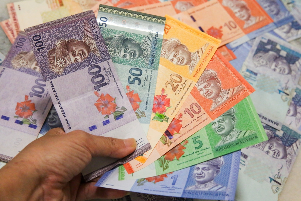 Ringgit ends flat versus US dollar as markets digest latest Fed minutes