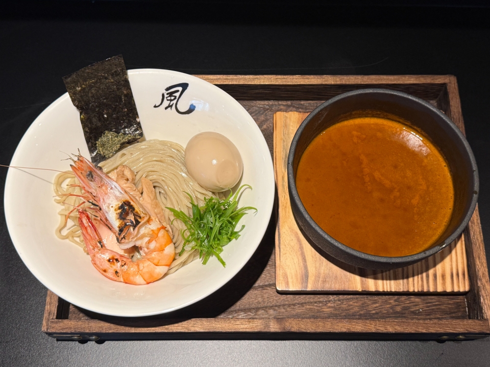 Wait, where’s my broth? The Ebi Tsukumen puts the fun back into ramen with a potent prawn dipping sauce. — Picture by Lee Khang Yi