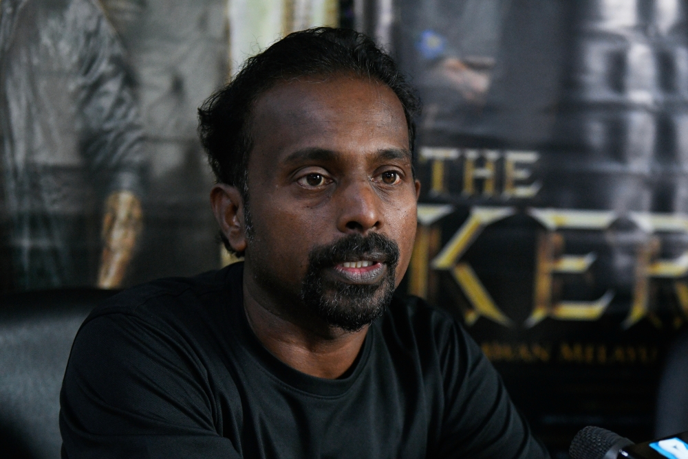 ‘The Keris’ production manager and action specialist A. Devadas, better known as MJ Deva, choreographed fight scenes combining traditional Malay martial arts with modern international-standard action in George Town.
