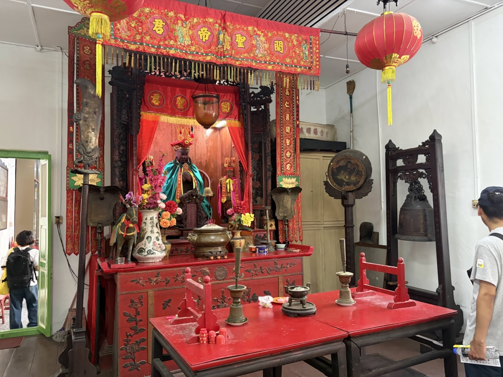 The main altar worshipping Guan Gong is upstairs. — Picture by Opalyn Mok