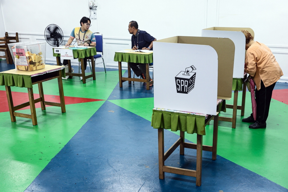 Johor polls: Voter turnout hits 56.77pc by 3pm with more than 1.52 million ballots cast