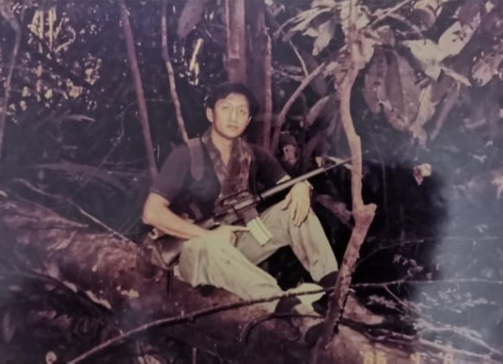 An undated picture of Paul Kiong while serving as the Special Branch’s ground commander under Operation Bamboo to neutralise communist forces operating in Perak’s jungles. — Picture courtesy of Datuk Paul Kiong