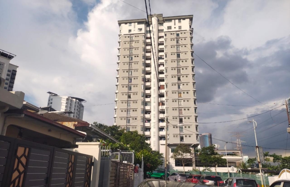 First-time renters should carefully inspect properties and confirm the identity of landlords or agents before transferring deposits for rental homes in Kuala Lumpur. — Picture by Ian Jeremiah Patrick