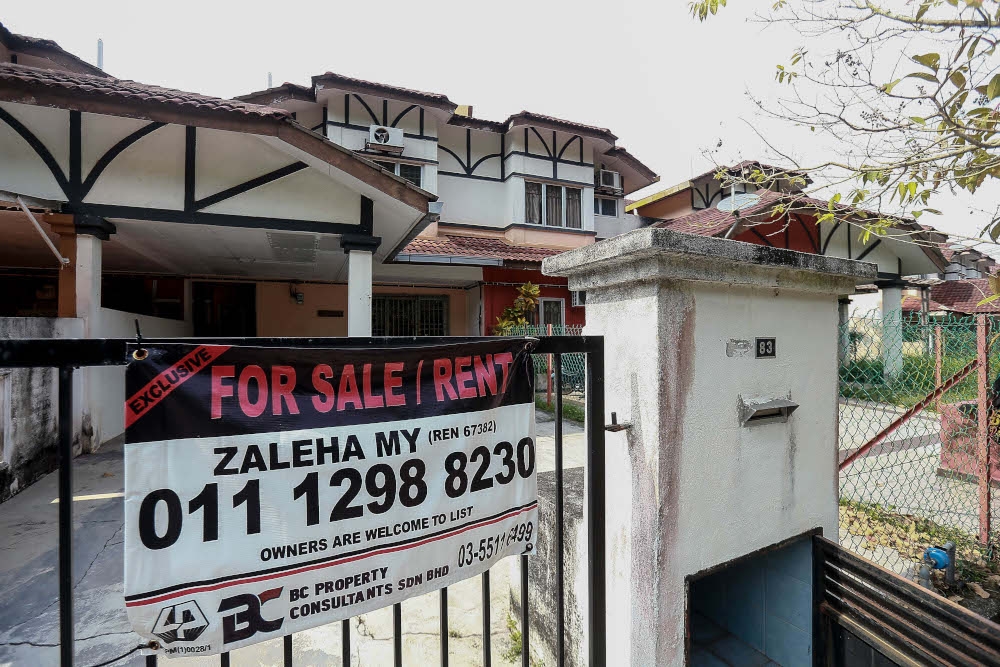With Kuala Lumpur’s competitive rental market, experts advise tenants to take extra precautions and avoid rushing into payments without proper verification. — Picture by Sayuti Zanudin