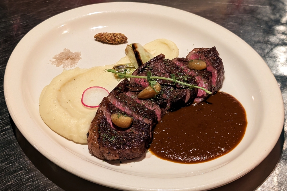 Steak, duck ‘confit’ and pork chops in a retro-themed Chinese ‘social club’: Soon Heng Social Club in Taman United delivers substance in style