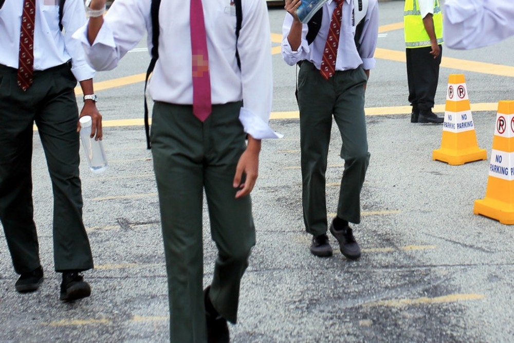 Sabah Education Department probes viral student brawl outside school, pledges full police cooperation