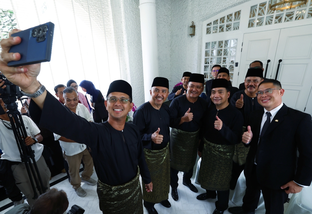 Johor's new exco members vow to accelerate economic transformation over next four years