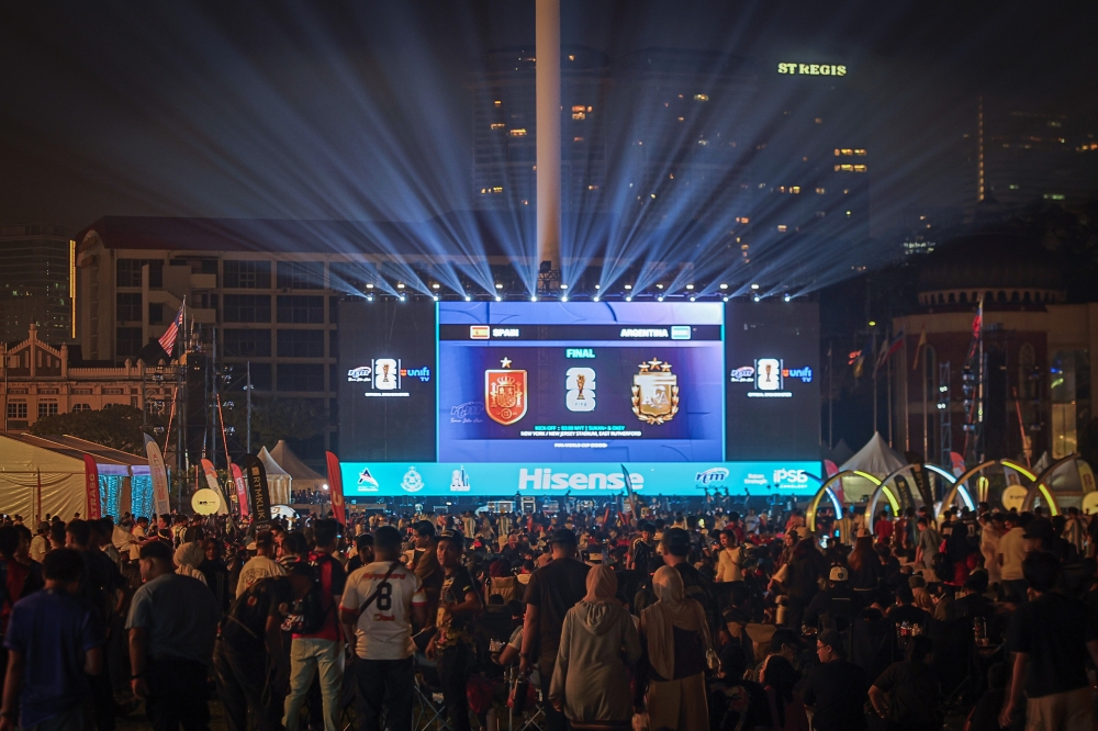 The title showdown between Argentina and Spain was broadcast on a giant screen by Radio Televisyen Malaysia (RTM) as part of the Unity Merdeka x RTM World Cup 2026 programme. — Bernama pic