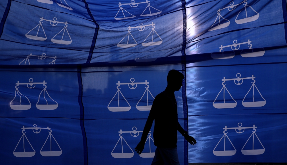 The author argues that Barisan Nasional may ultimately have to distance itself from PAS before GE16, contending that constitutional moderation and East Malaysian support are crucial to preserving political stability. — Bernama pic