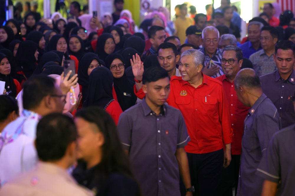Zahid tells BN machinery to work harder, admits party is ‘underdog’ in N. Sembilan polls