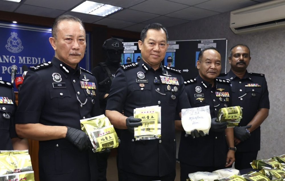 Granddad’s car used as drug store: 16-year-old among eight arrested in JB raids