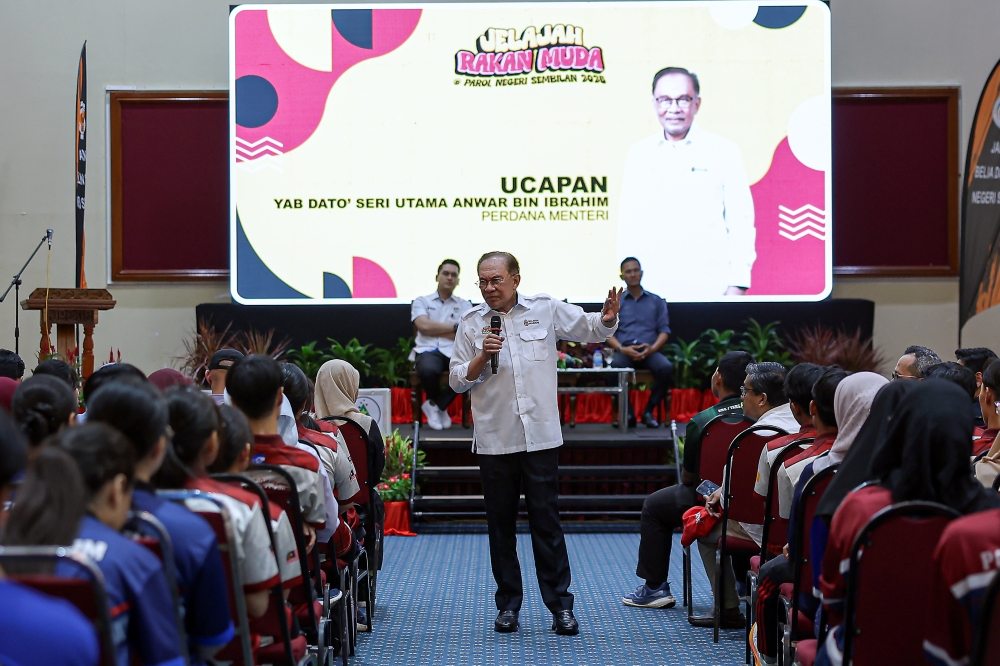 Anwar says Malaysia will not bow to US pressure over Israeli entry ban