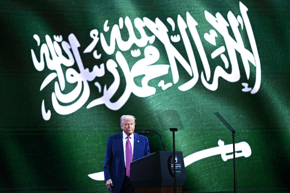 US signs nuclear deal with Saudi Arabia amid Iran tensions, sparks proliferation fears in Gulf