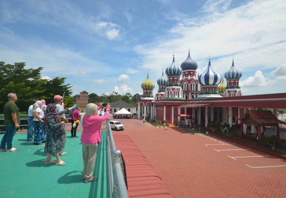 Terengganu’s tourism boom: 6.5 million visitors bring up to RM1.5b in revenue