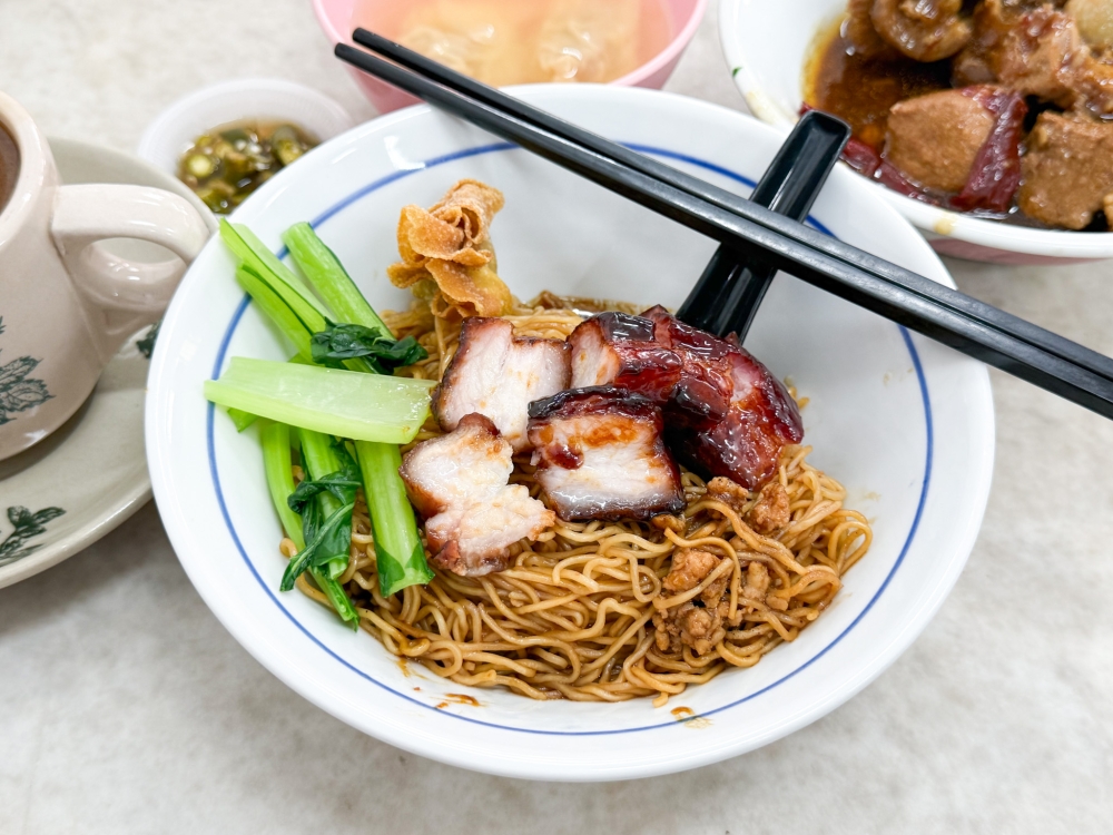Hit up Restoran Lucky OUG for bowls of ‘wantan mee’ and Hakka ‘mee” with a melt-in-the-mouth ‘char siu’