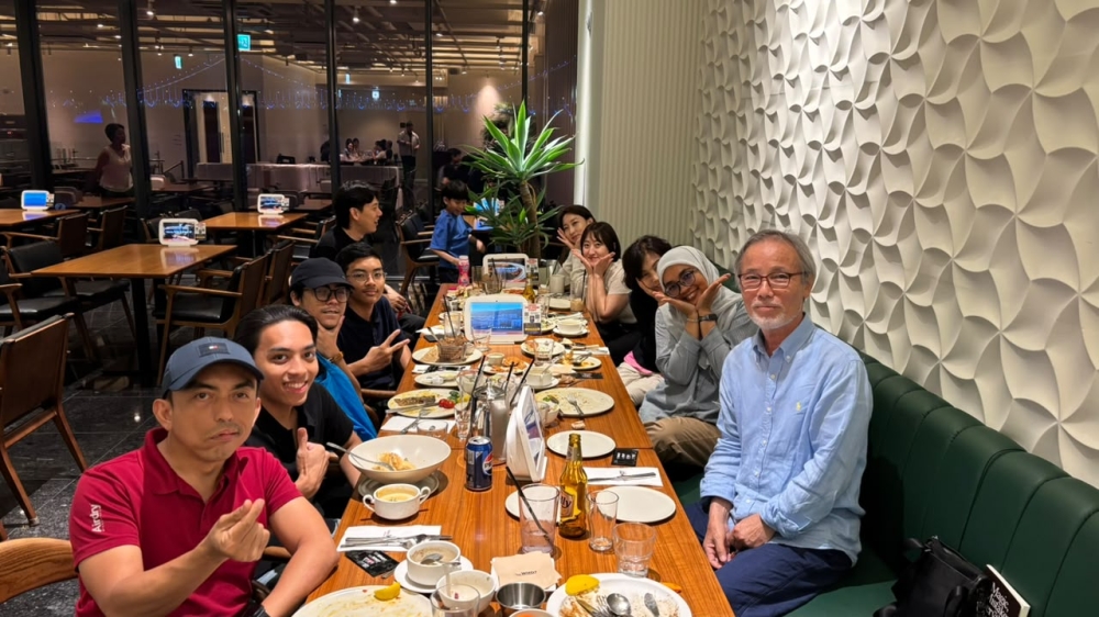 The author (left) and his family with the family of former Inje University professor Jongman Cho, whom he has known since 2004. — Picture by the author