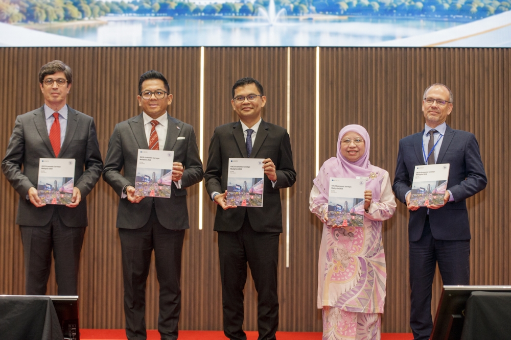 Malaysian govt prioritising wage growth before widening tax base, says economy minister 