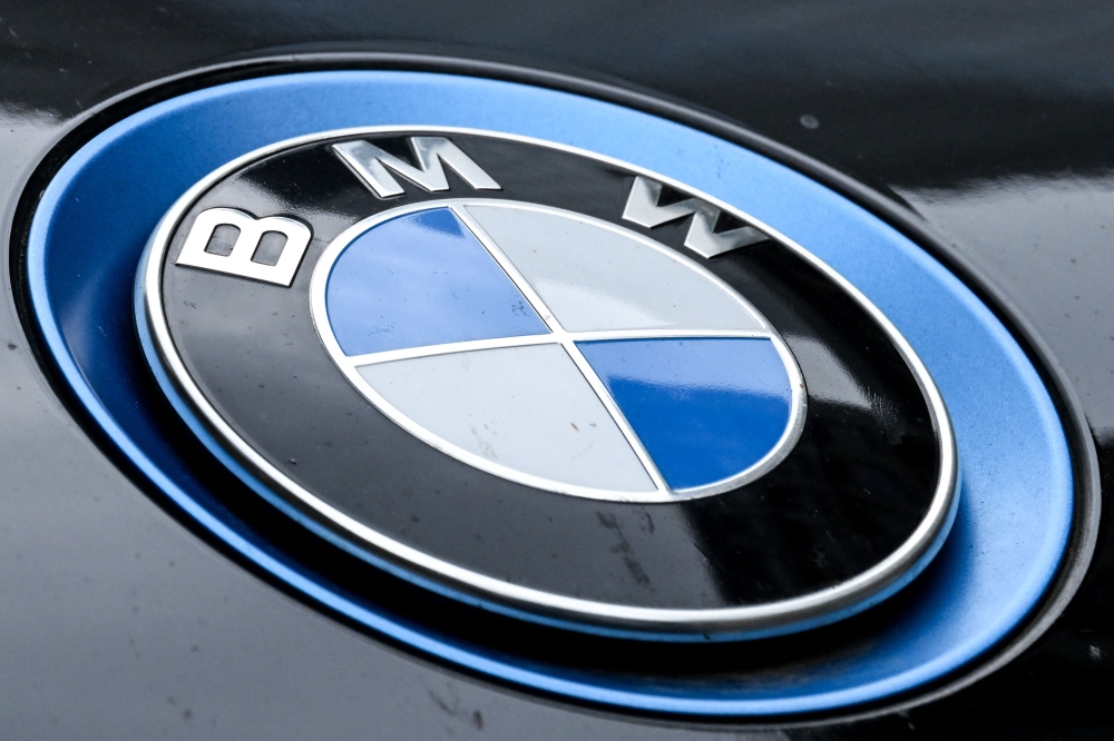 China sales collapse sends BMW profit down more than a third
