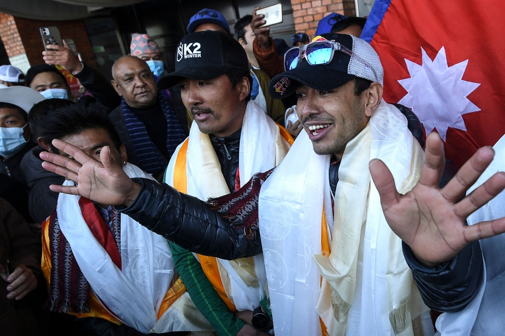 Four bodies found after avalanche hits 10 climbers on Pakistan's Broad Peak
