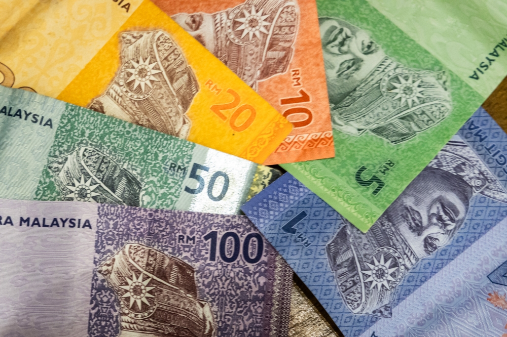 Ringgit ends week up against US dollar, but Fed rate fears cap gains