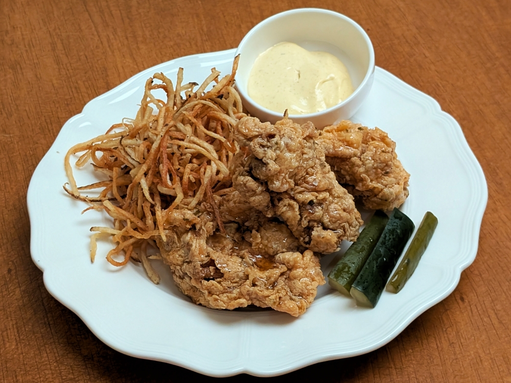 No colonel, no problem: Koha’s ‘K.F.C.’ comes with hot honey and shoestring fries. — Picture by Ethan Lau