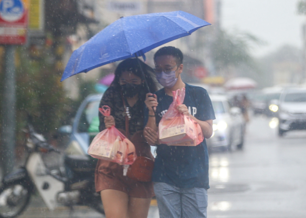 MetMalaysia director-general Mohd Hisham Mohd Anip said thunderstorm warnings can often only be issued one to two hours in advance because the storms form rapidly and affect small areas. — Picture by Farhan Najib