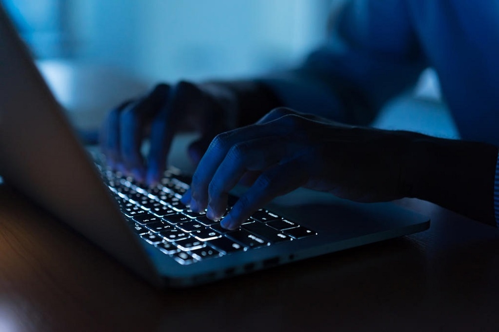 The author argues that combating cyberbullying requires more than tougher laws, demanding platform accountability, stronger digital education and a culture of empathy online. ― iStock pic