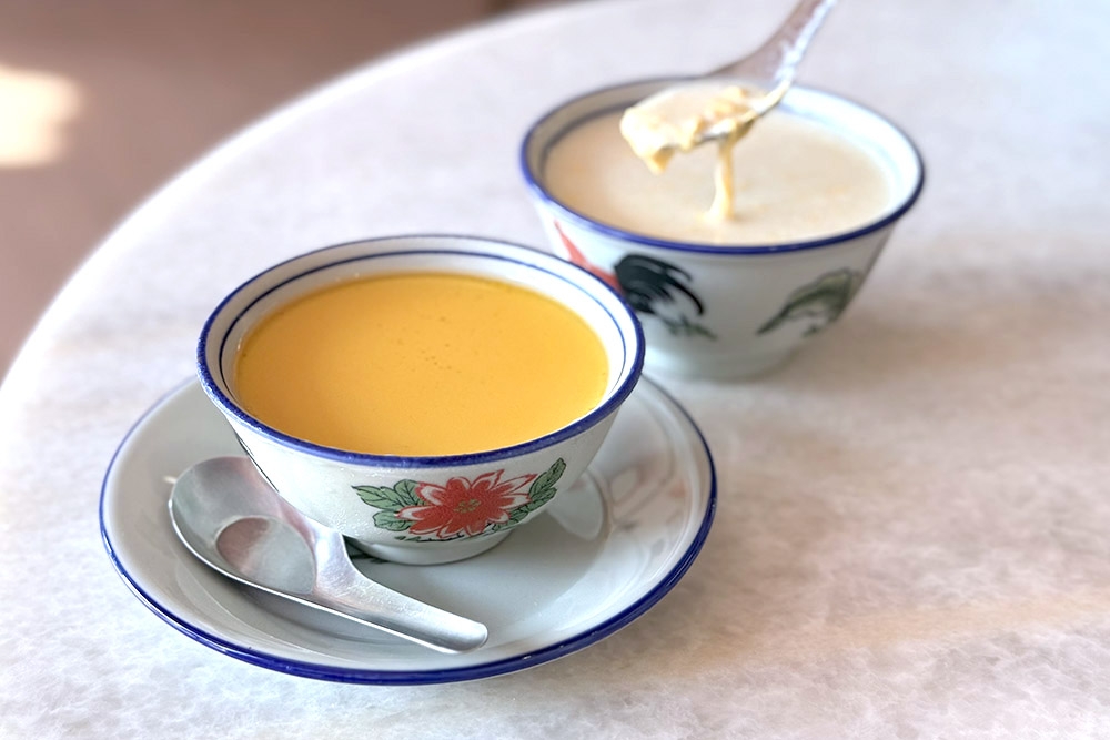 Caramel custard (left) and bean curd ‘tong sui’ (right). — Pictures by CK Lim