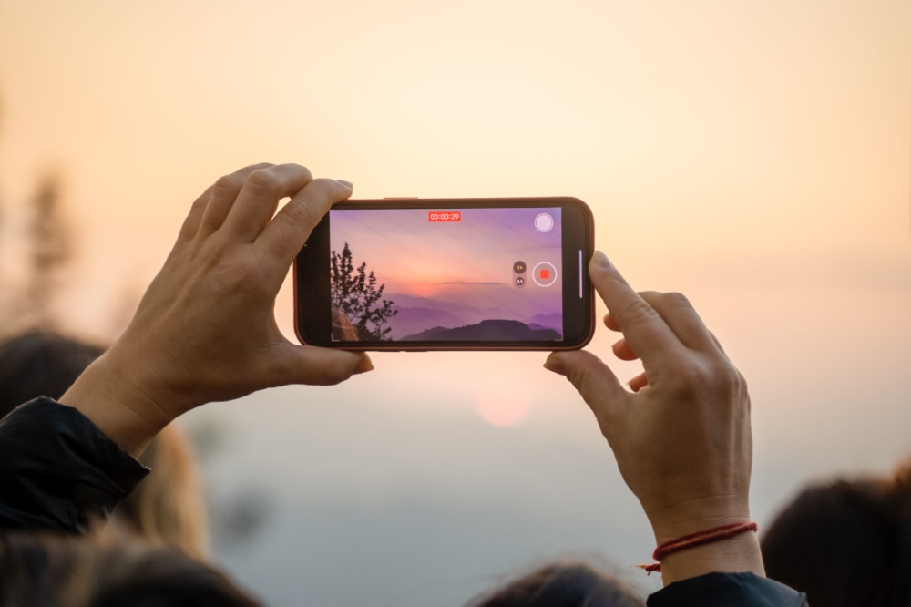 The authors examine how citizen journalism can expose events in real time while also enabling misinformation. — Pexels pic