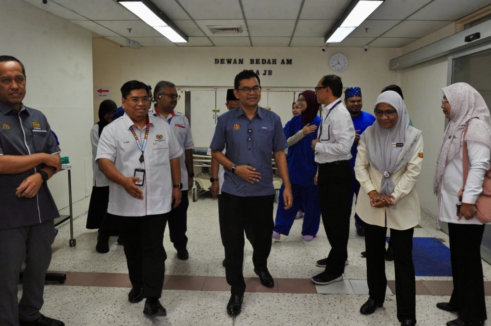 Government prioritises new theatres to support surgeries during Sultanah Aminah Hospital upgrades